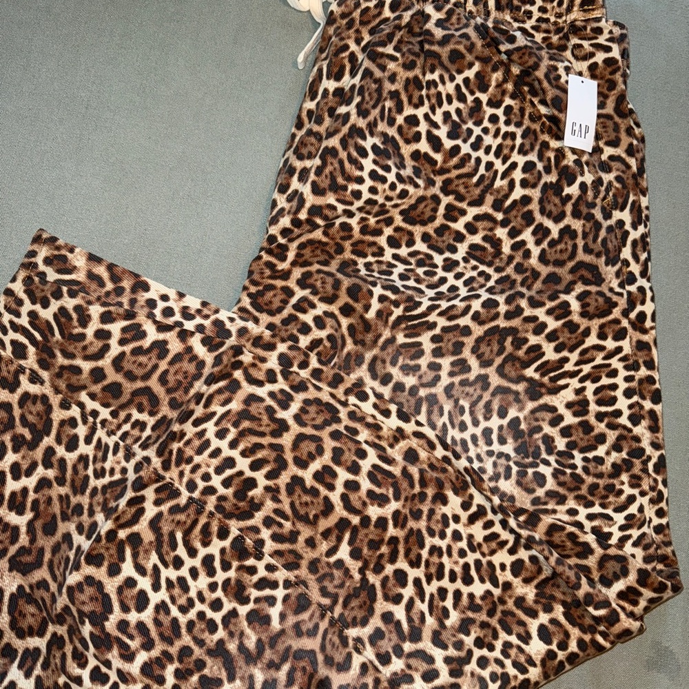 GAP Mid rise UltraSoft Easy Horseshoe Jeans - brand new!